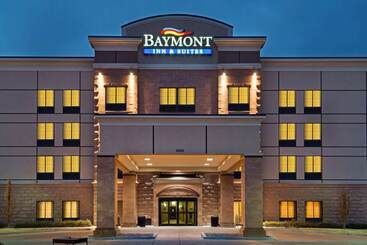 هتل Baymont By Wyndham Denver International Airport