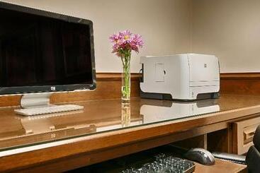 هتل Best Western Plus Downtown Inn & Suites