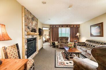 هتل Best Western Plus Kelly Inn & Suites
