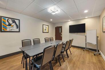Best Western Plus Nashville Airport Hotel   Bna