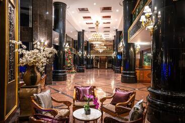 هتل Century Pines Resort