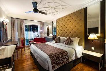 هتل Century Pines Resort