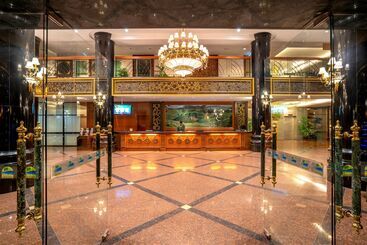 هتل Century Pines Resort