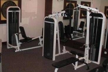 هتل Century Pines Resort