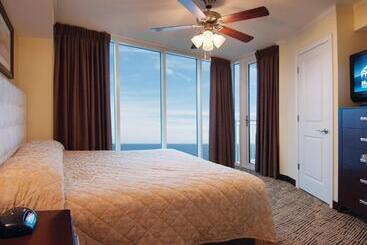 هتل Club Wyndham Towers On The Grove