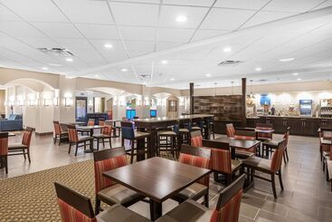 هتل Comfort Inn & Suites Allen Park  Dearborn