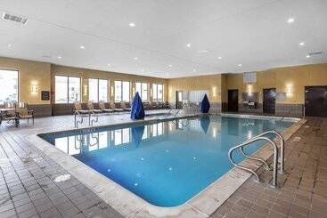 هتل Comfort Inn & Suites Allen Park  Dearborn