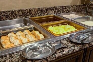 هتل Comfort Suites Airport