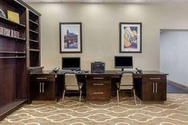 هتل Comfort Suites