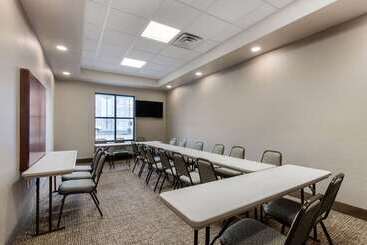 هتل Comfort Suites