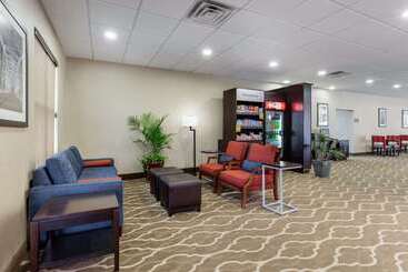 هتل Comfort Suites