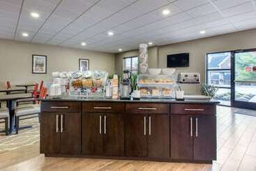هتل Comfort Suites