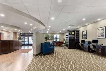 هتل Comfort Suites