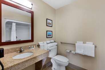 هتل Comfort Suites