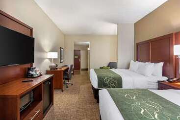 هتل Comfort Suites