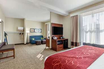 هتل Comfort Suites