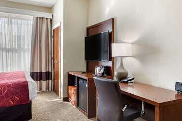 هتل Comfort Suites