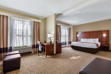 هتل Comfort Suites