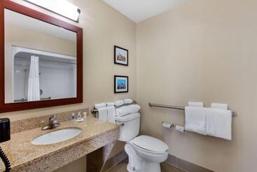هتل Comfort Suites