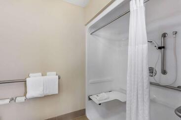 هتل Comfort Suites