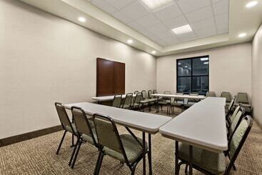 هتل Comfort Suites