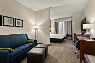 هتل Comfort Suites
