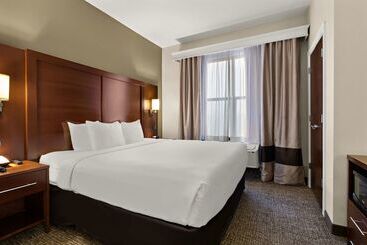 هتل Comfort Suites