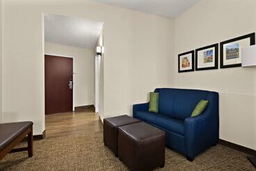 هتل Comfort Suites
