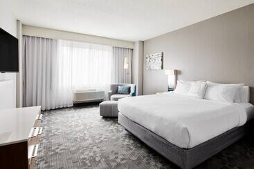 هتل Courtyard Milwaukee Downtown
