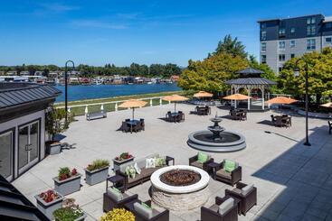 هتل Courtyard By Marriott Portland North