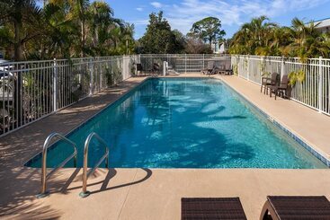 هتل Days Inn By Wyndham Melbourne