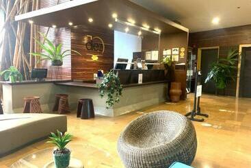Diez Hotel Categoría Colombia