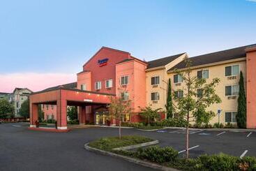 هتل Fairfield Inn & Suites By Marriott Portland North