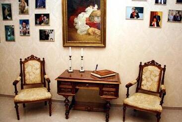 Gallery Hotel Gintama Apgrade