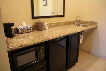 호텔 Hampton Inn & Suites Austin Cedar Parklakeline