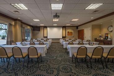 هتل Hampton Inn & Suites Colorado Springs/air Force Academy
