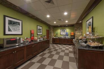 هتل Hampton Inn & Suites Colorado Springs/air Force Academy