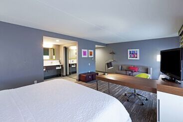 هتل Hampton Inn & Suites Houstonbush Intercontinental Aprt