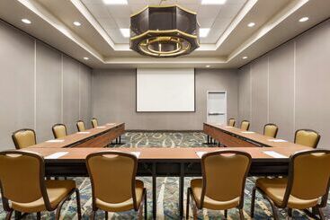 هتل Hilton Garden Inn Houston Energy Corridor