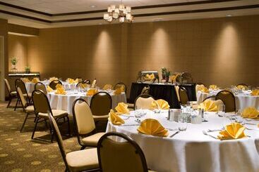 هتل Hilton Garden Inn Phoenix Airport North