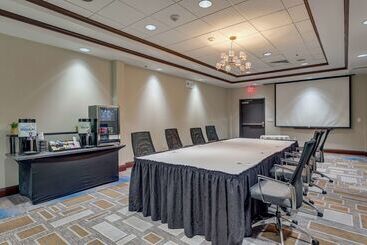 هتل Hilton Garden Inn Phoenix Airport North