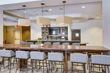 هتل Hilton Garden Inn Phoenix Airport North