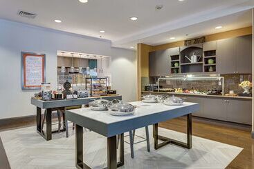 هتل Hilton Garden Inn Phoenix Airport North