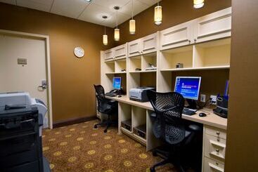 هتل Hilton Garden Inn Phoenix Airport North