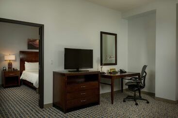 هتل Hilton Garden Inn Phoenix Airport North