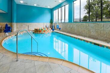 Holiday Inn Express Hotel & Suites Fort Worth Downtown, An Ihg