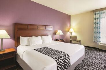 هتل La Quinta By Wyndham Bowling Green