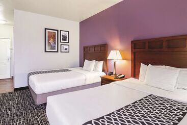 هتل La Quinta By Wyndham Bowling Green