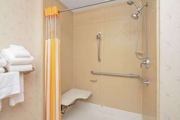 هتل La Quinta Inn & Suites By Wyndham Corpus Christin Padre Isl