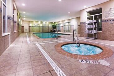 هتل La Quinta Inn & Suites By Wyndham Corpus Christin Padre Isl